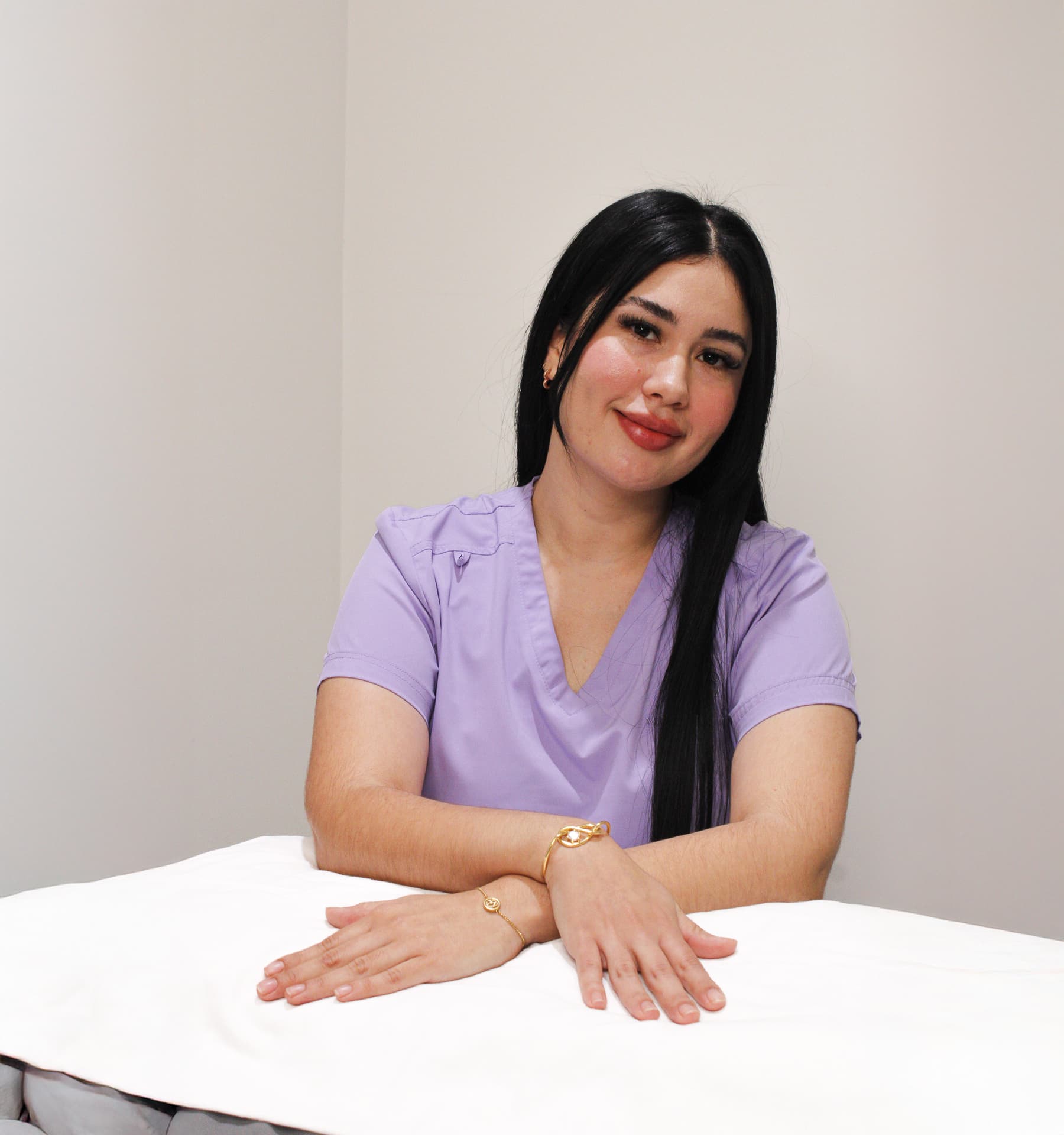 Mayra, Cosmetologist